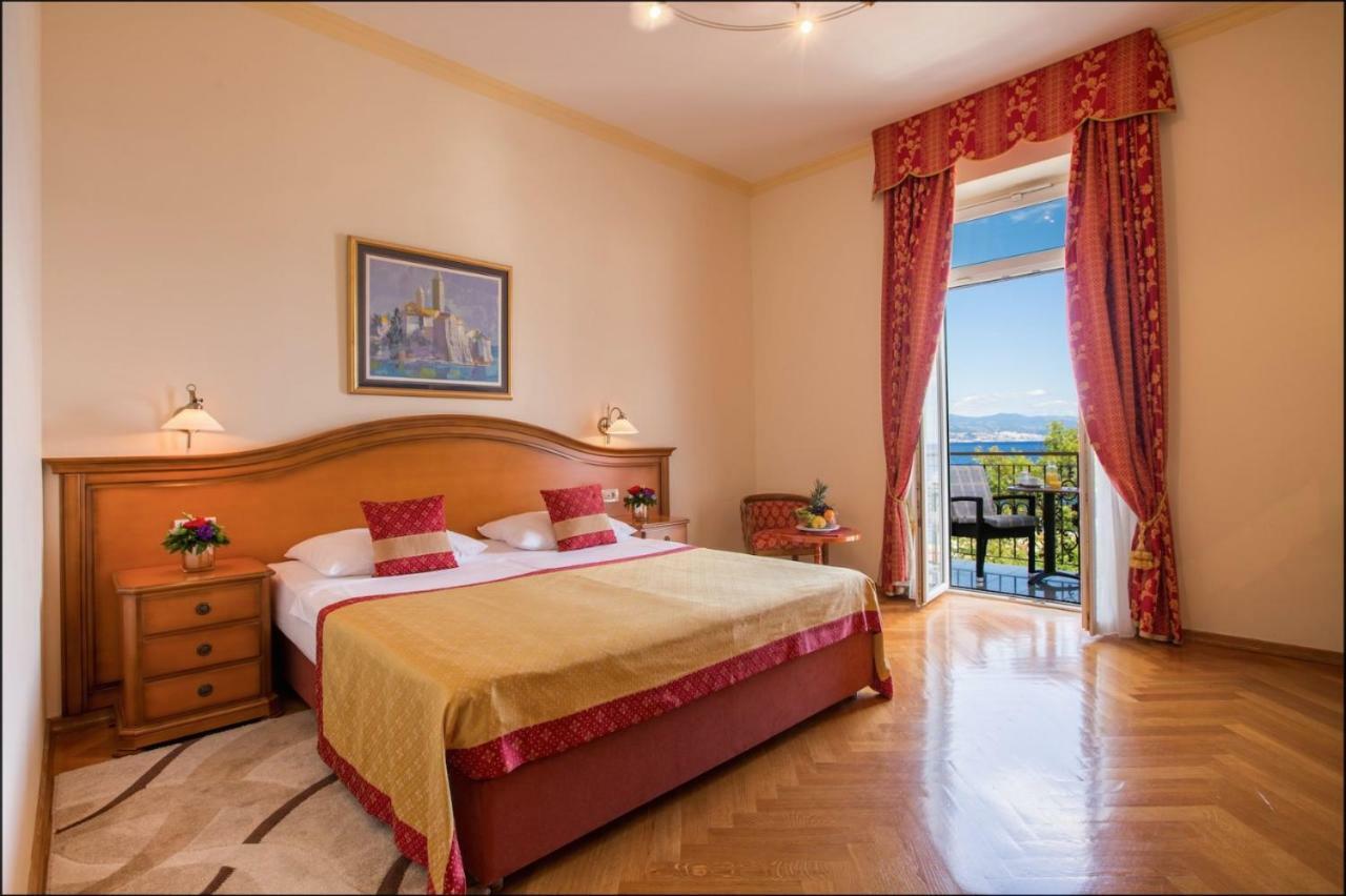 Hotel Galeb オパティヤ エクステリア 写真