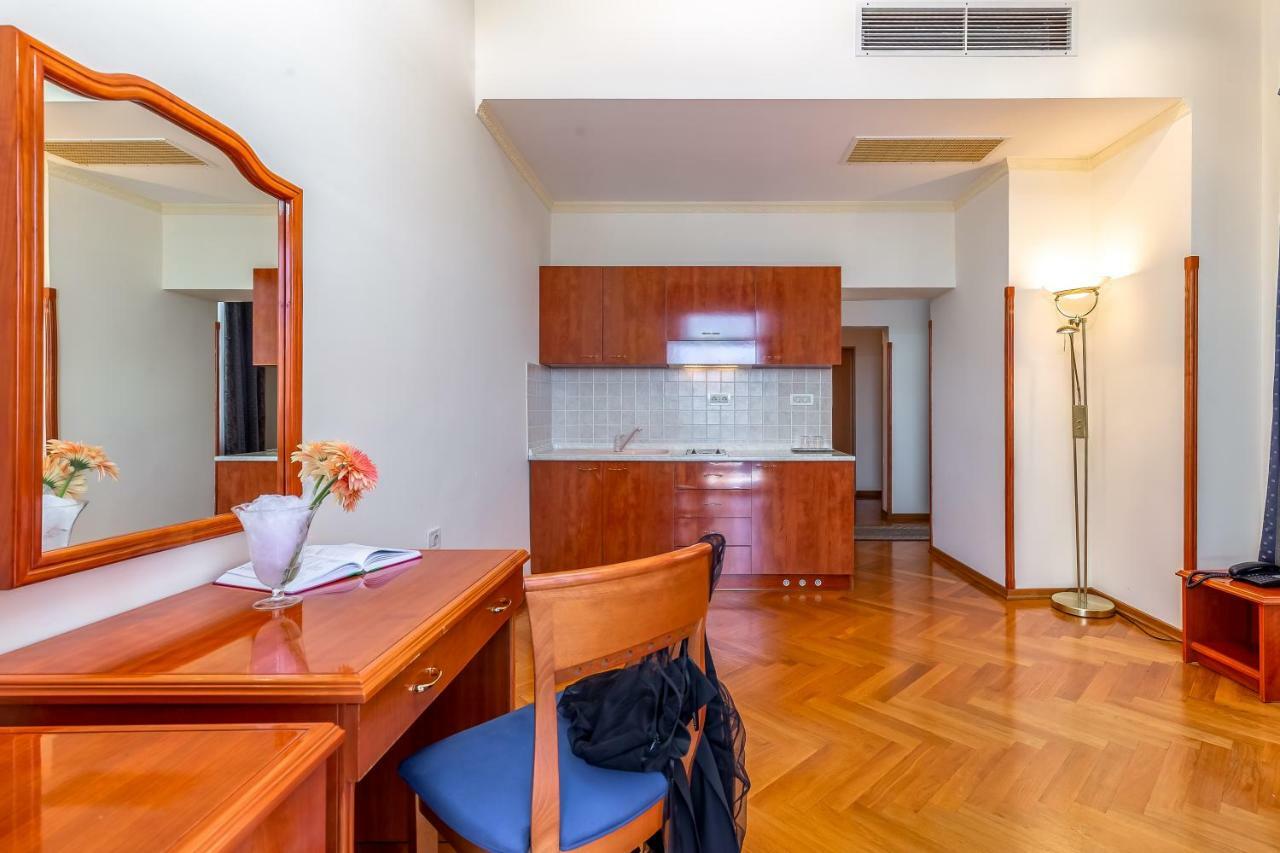 Hotel Galeb オパティヤ エクステリア 写真