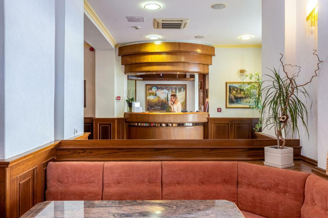 Hotel Galeb オパティヤ エクステリア 写真