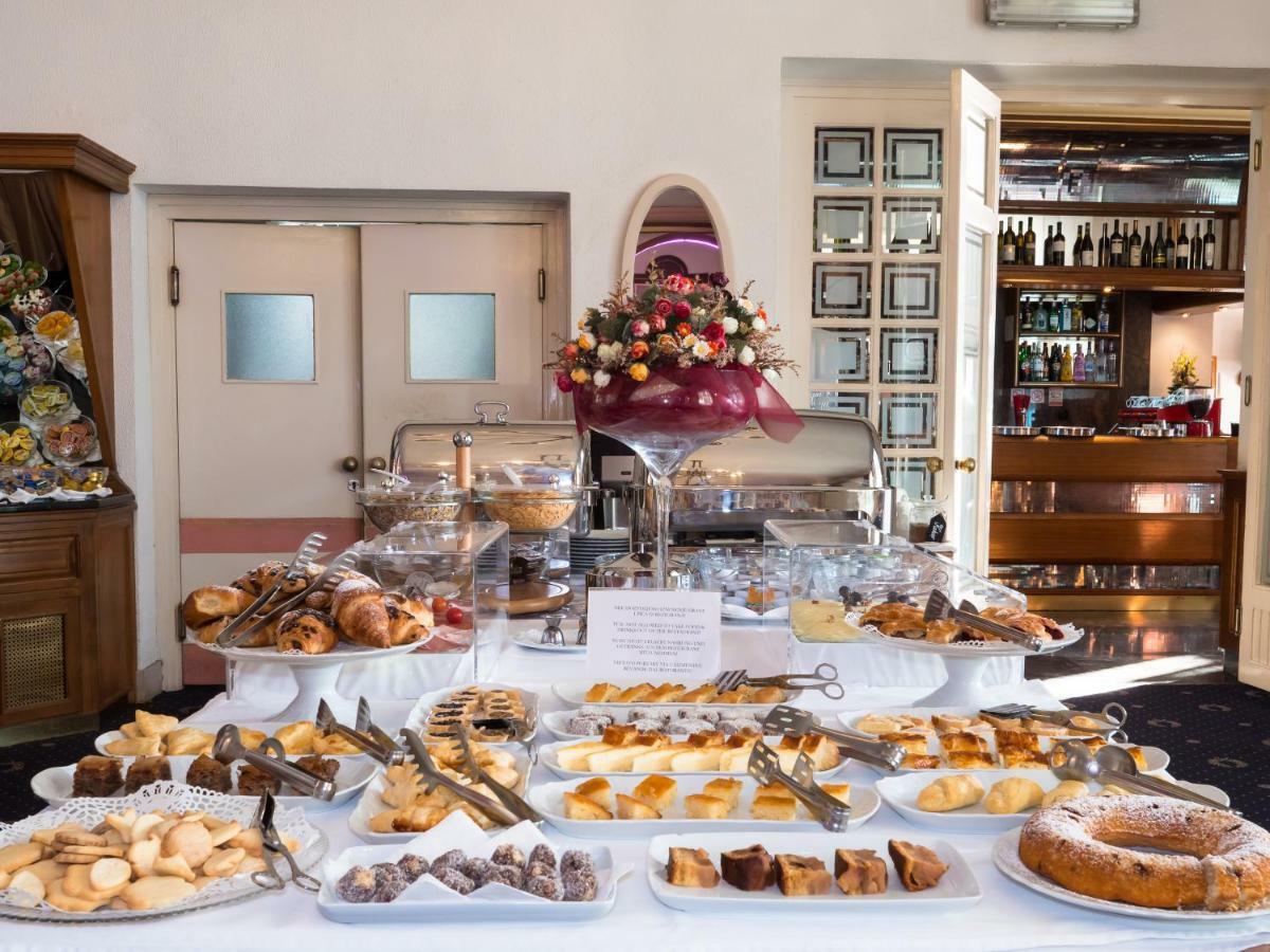 Hotel Galeb オパティヤ エクステリア 写真